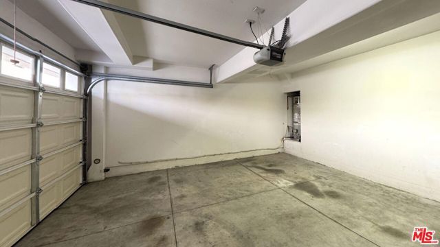 5730 S Glennie Lane B, Los Angeles, CA 90016