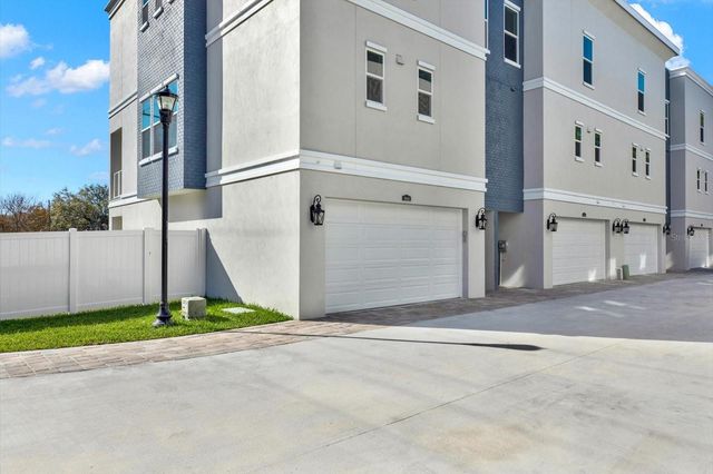 3844 SEENA MANOR COURT, Tampa, FL 33618