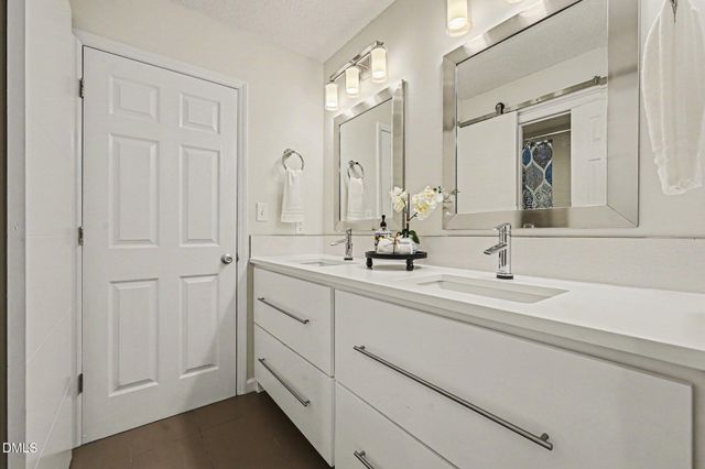 104 Whitehaven Lane, Cary, NC 27519