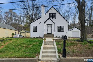 31 Saint Moritz Place, Wayne, NJ 07470