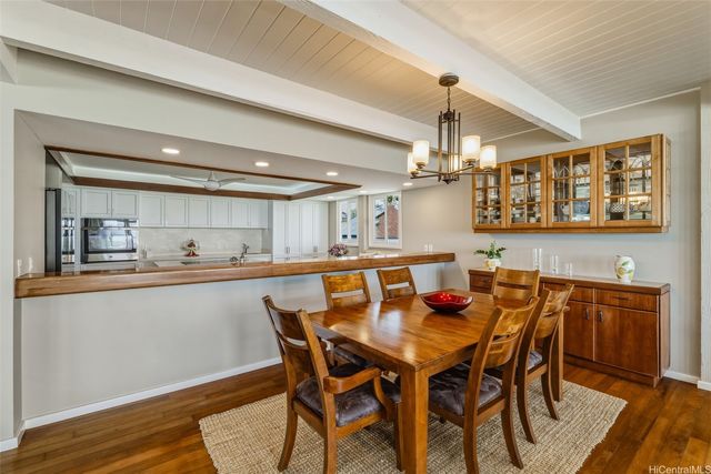 586 Kaimalino Street, Kailua, HI 96734