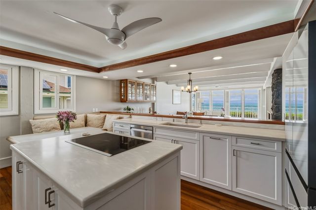 586 Kaimalino Street, Kailua, HI 96734