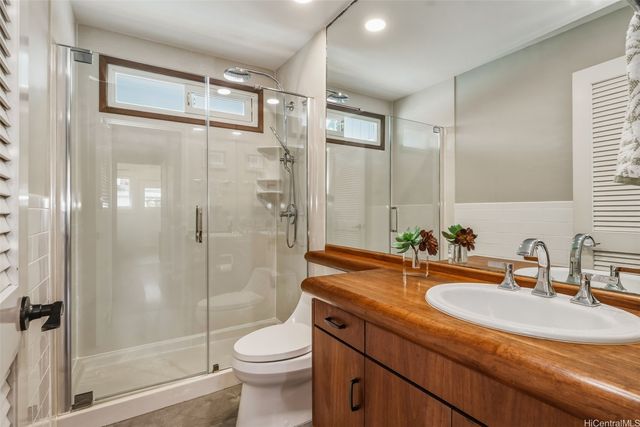 586 Kaimalino Street, Kailua, HI 96734