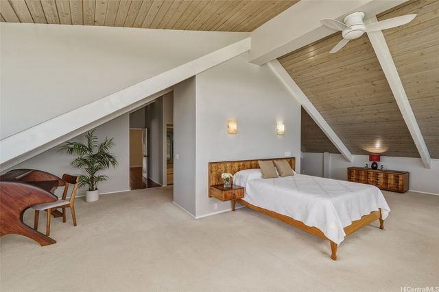 586 Kaimalino Street, Kailua, HI 96734