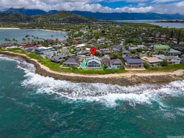 586 Kaimalino Street, Kailua, HI 96734
