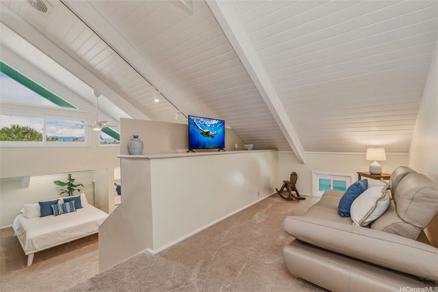 586 Kaimalino Street, Kailua, HI 96734