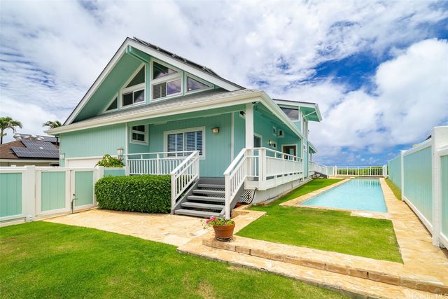 586 Kaimalino Street, Kailua, HI 96734