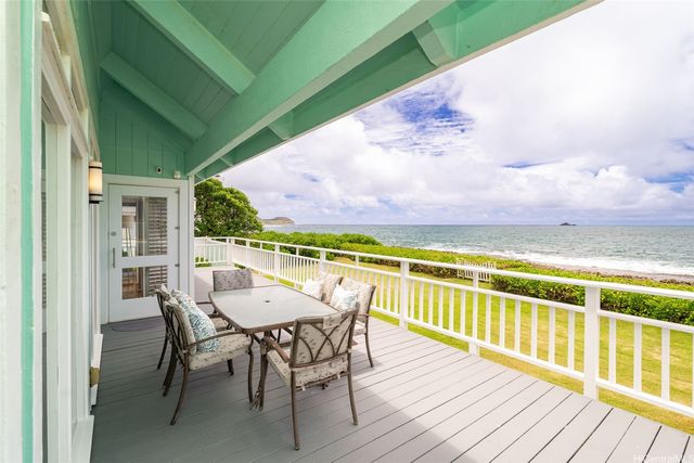 586 Kaimalino Street, Kailua, HI 96734