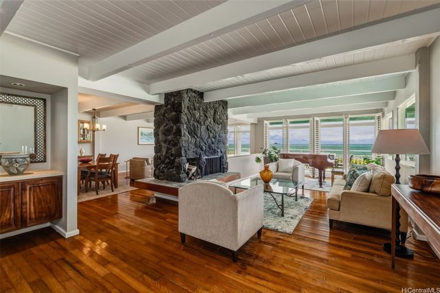 586 Kaimalino Street, Kailua, HI 96734