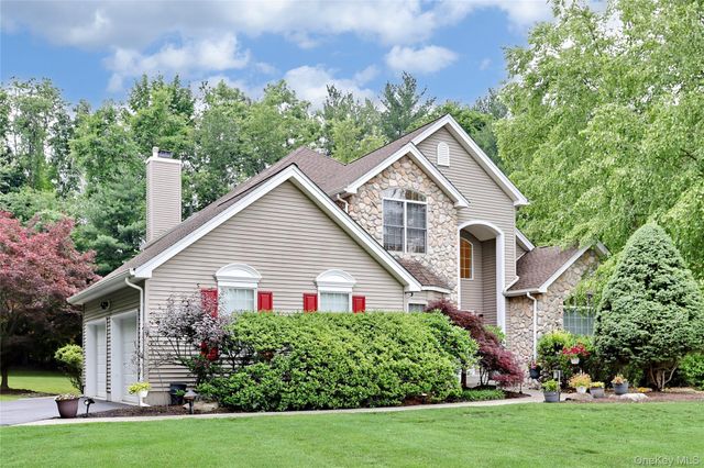 7 Birdie Drive, Suffern, NY 10901