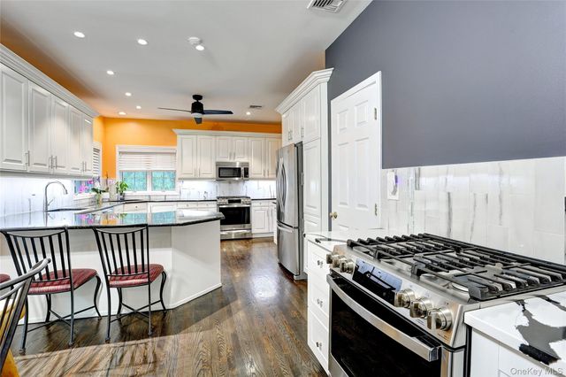 7 Birdie Drive, Suffern, NY 10901