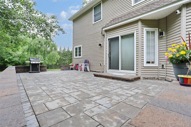 7 Birdie Drive, Suffern, NY 10901