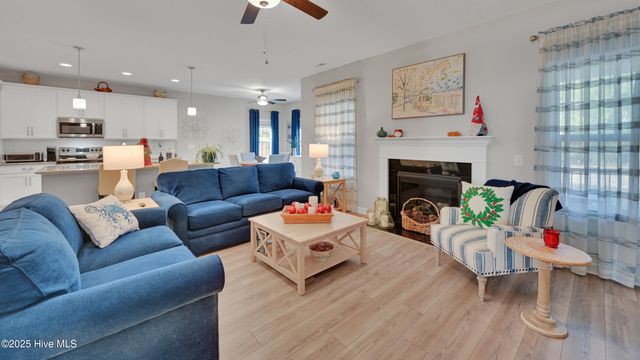 578 Transom Way, Sneads Ferry, NC 28460