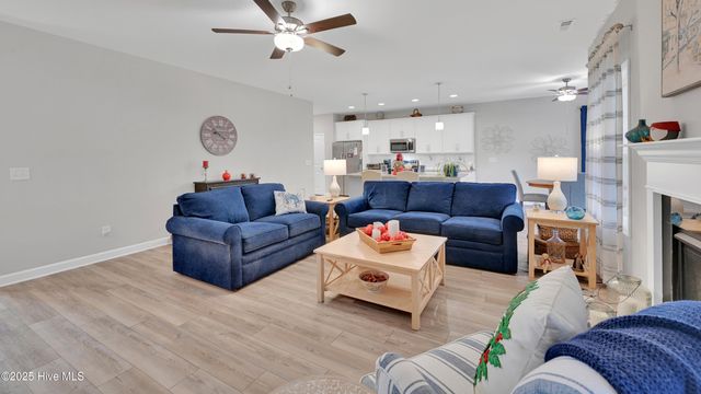 578 Transom Way, Sneads Ferry, NC 28460