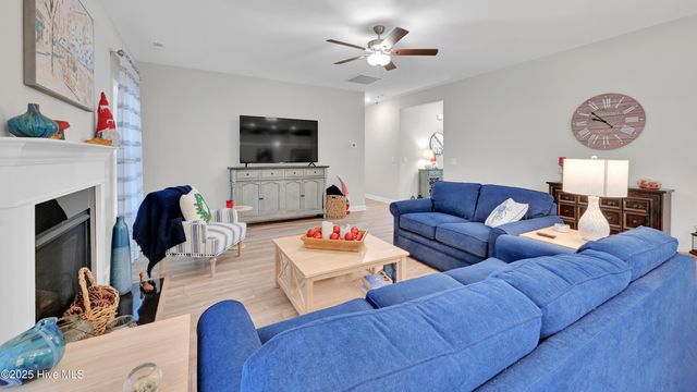 578 Transom Way, Sneads Ferry, NC 28460