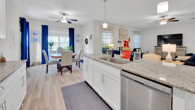 578 Transom Way, Sneads Ferry, NC 28460