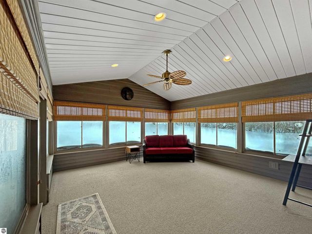 1390 Nightingale Lane, Kingsley, MI 49649