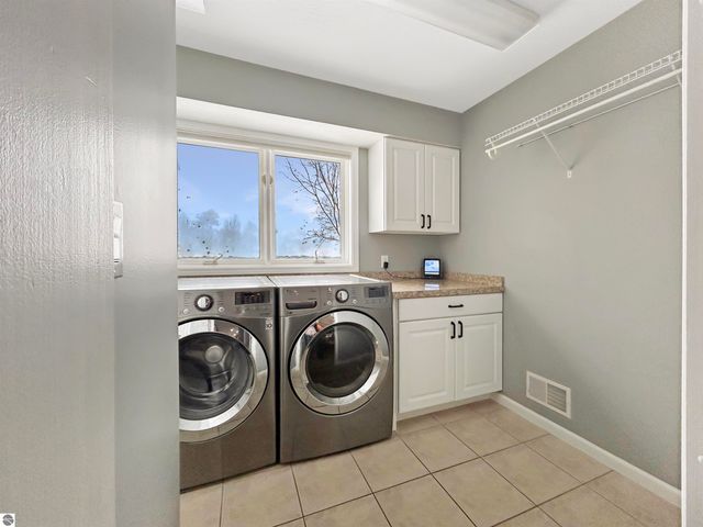 1390 Nightingale Lane, Kingsley, MI 49649