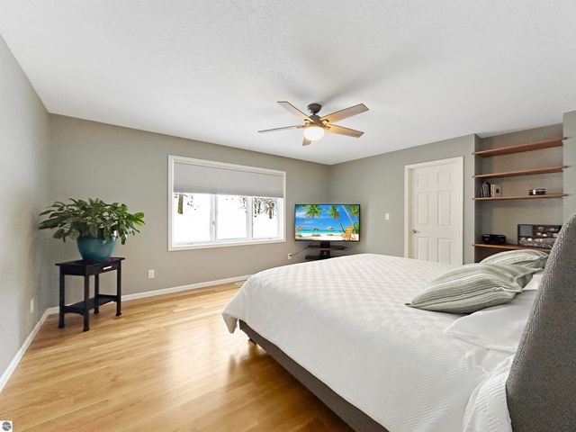 1390 Nightingale Lane, Kingsley, MI 49649