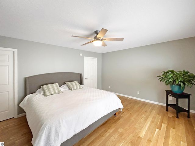 1390 Nightingale Lane, Kingsley, MI 49649