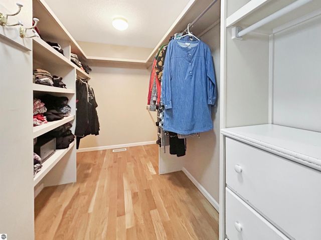 1390 Nightingale Lane, Kingsley, MI 49649