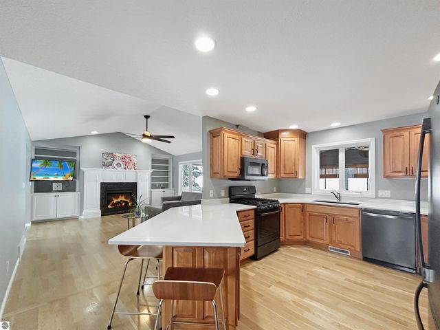 1390 Nightingale Lane, Kingsley, MI 49649