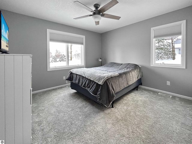 1390 Nightingale Lane, Kingsley, MI 49649