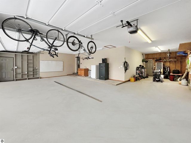 1390 Nightingale Lane, Kingsley, MI 49649