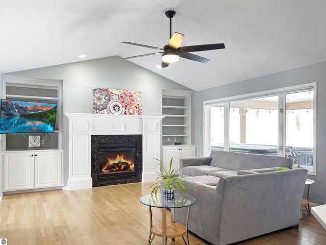 1390 Nightingale Lane, Kingsley, MI 49649