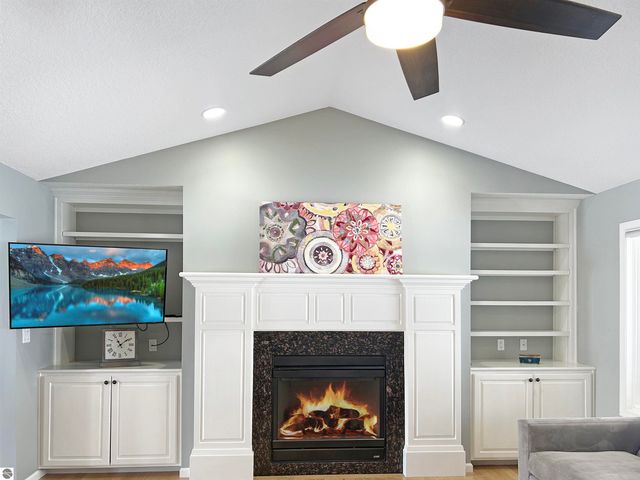 1390 Nightingale Lane, Kingsley, MI 49649