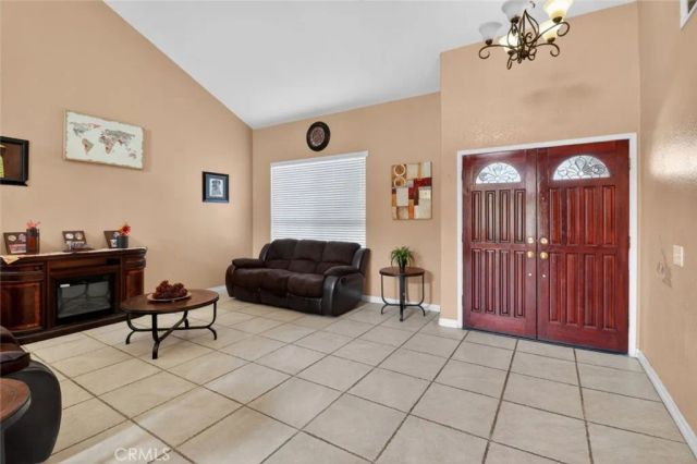 13281 Luna, Victorville, CA 92392