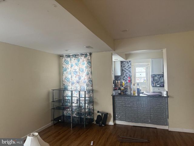 220 N 3RD ST, Millville, NJ 08332