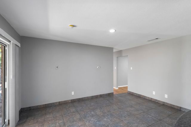 317 E Glendale Street, Crowley, TX 76036