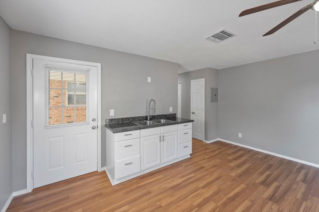 317 E Glendale Street, Crowley, TX 76036
