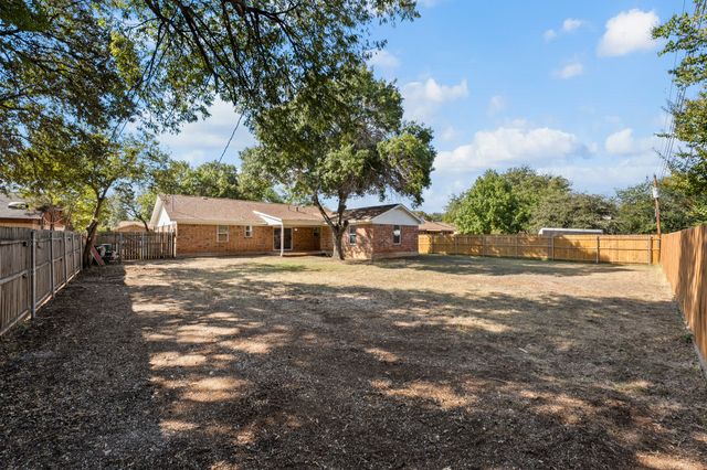 317 E Glendale Street, Crowley, TX 76036