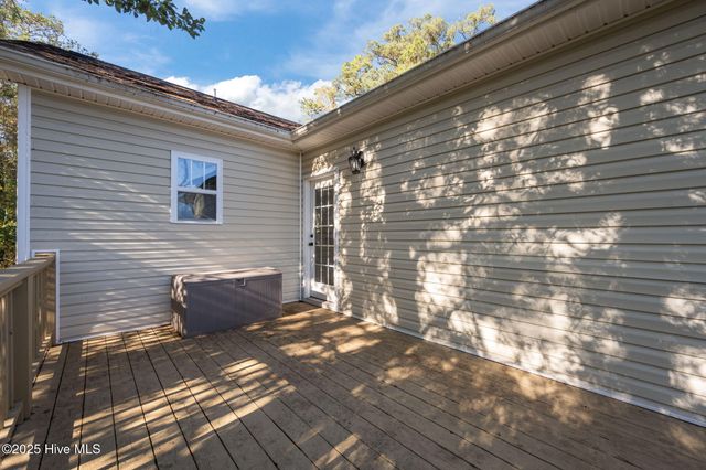 644 E Ocean Road, Holly Ridge, NC 28445