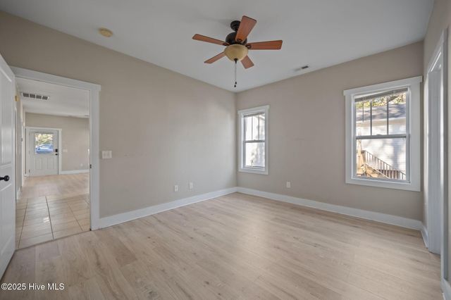 644 E Ocean Road, Holly Ridge, NC 28445