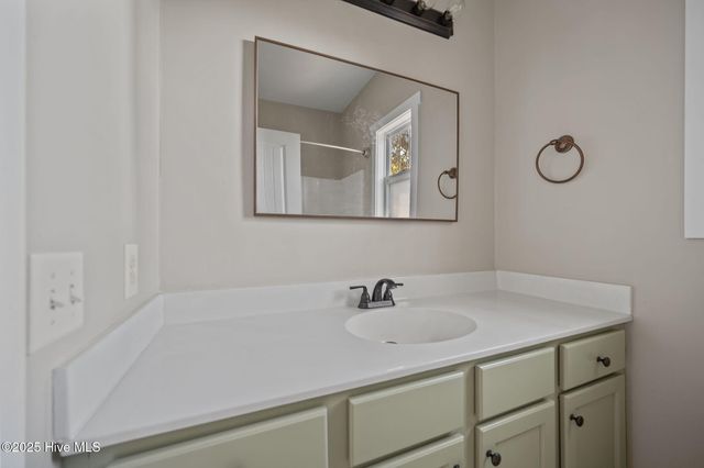 644 E Ocean Road, Holly Ridge, NC 28445