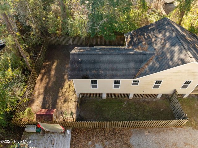 644 E Ocean Road, Holly Ridge, NC 28445