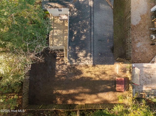 644 E Ocean Road, Holly Ridge, NC 28445