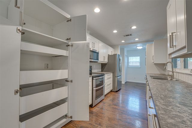 3113 Powell Drive, Rowlett, TX 75088