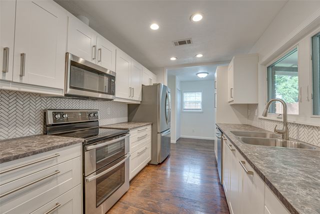 3113 Powell Drive, Rowlett, TX 75088