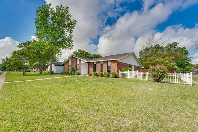 3113 Powell Drive, Rowlett, TX 75088