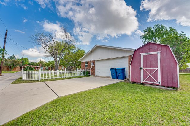 3113 Powell Drive, Rowlett, TX 75088