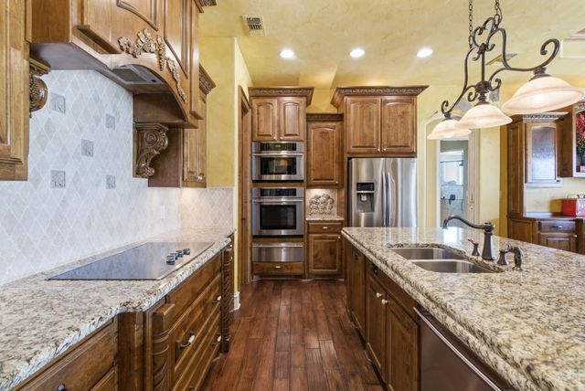 1604 Catalina Bay Court, Granbury, TX 76048