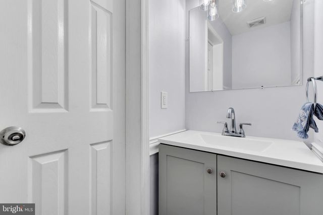 189 SHREWSBURY CT, Pennington, NJ 08534