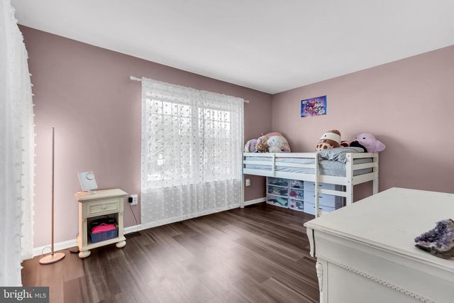 189 SHREWSBURY CT, Pennington, NJ 08534
