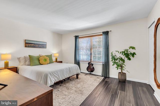 189 SHREWSBURY CT, Pennington, NJ 08534