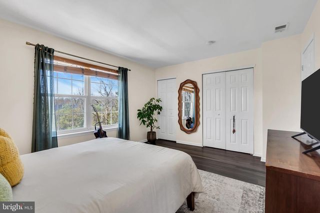 189 SHREWSBURY CT, Pennington, NJ 08534