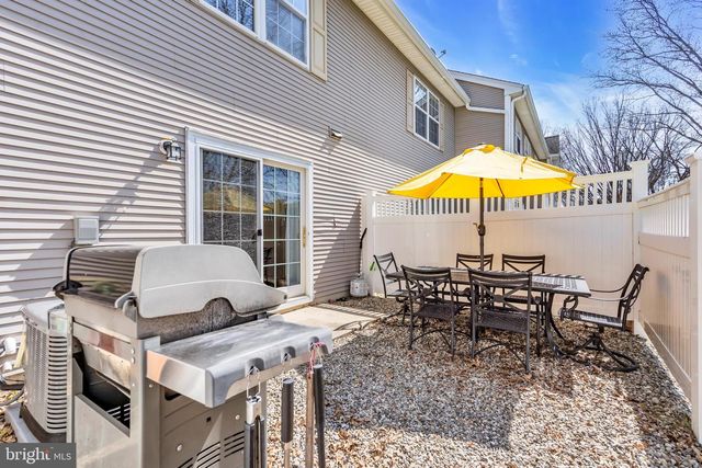 189 SHREWSBURY CT, Pennington, NJ 08534